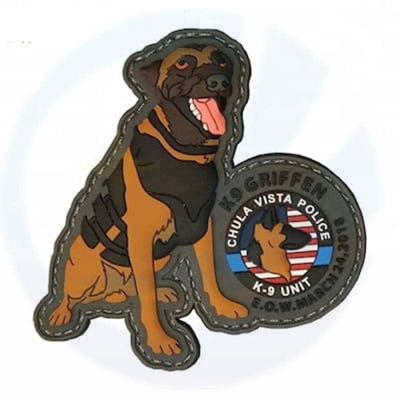 Tiada Pakaian Minimum Dog Tentera Custom 3D PVC Patch Soft Silicon Rubber Logo Patch Lencana