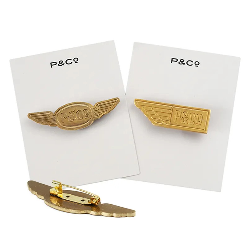 Peribadi Kustom Pin Lapel Logam Zink Alloy Brass Brass Brass Brass Die Stamping Letter Logo Pin untuk Pakaian Topi Dengan Pin Keselamatan