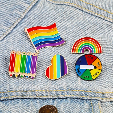  Pin enamel LGBT tersuai