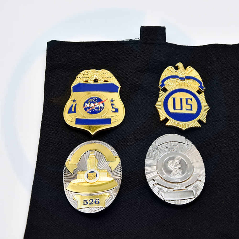 Alloy logam zink tersuai yang berkualiti tinggi Embossed 3D Enamel Security Badge